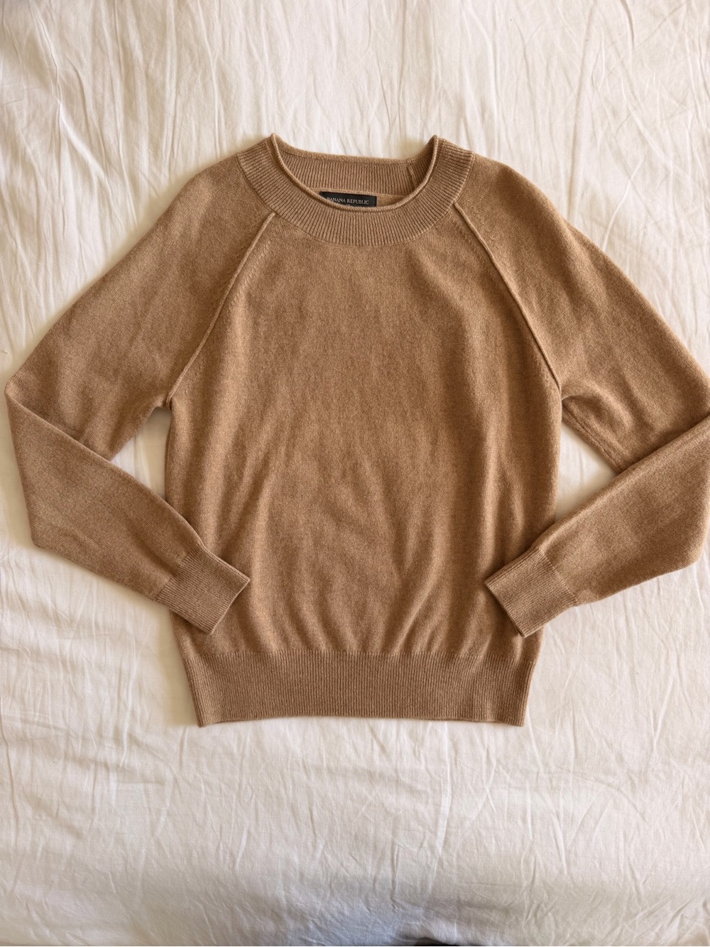 Banana Republic Women's Crewneck Sweater in Camel Brown 100% Cashmere